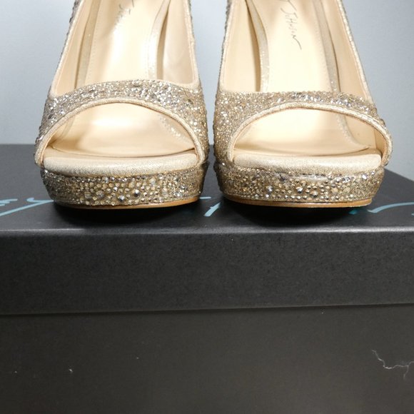 NiB SPARKLING Betsey Johnson Dane Peep Toe Pump, Light Gold, 8.5 - Picture 16 of 16